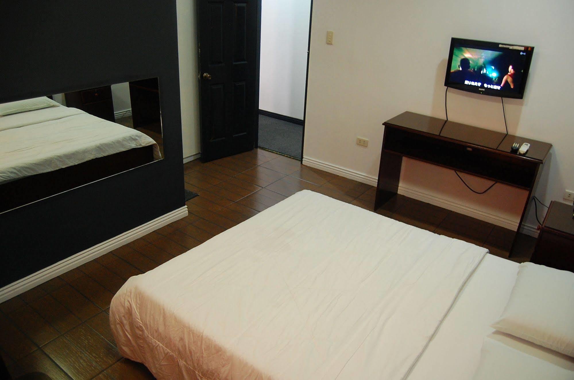 Rumi Apartelle Hotel Angeles Kültér fotó