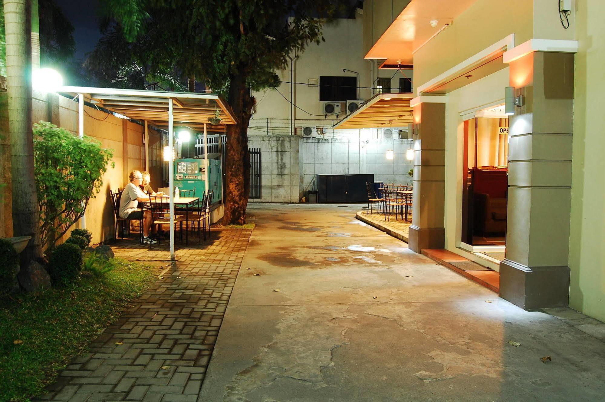 Rumi Apartelle Hotel Angeles Kültér fotó
